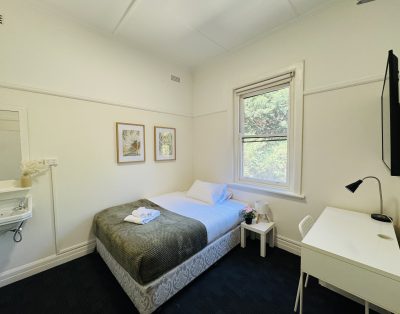 96 Barkly Street, St Kilda – Room 25