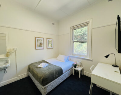 96 Barkly Street, St Kilda – Room 25