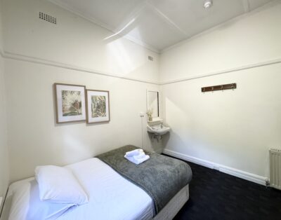 96 Barkly Street, St Kilda – Room 24